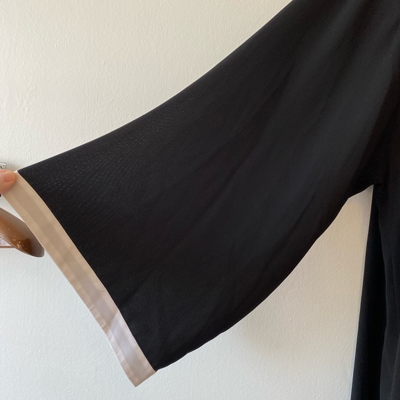 Set of two Oscar de la Renta long nightgowns black and white small - Picture 3 of 15